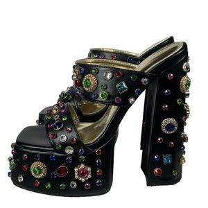 AZALEA WANG BREEZE EMBELLISHED CHUNKY SANDAL IN BLACK